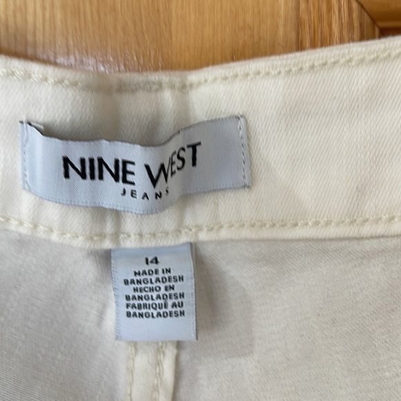 New Size 14 Nine West Antique white jeans 98% cotton 2% spandex 🍀🍀🍀🍀 - Picture 5 of 8